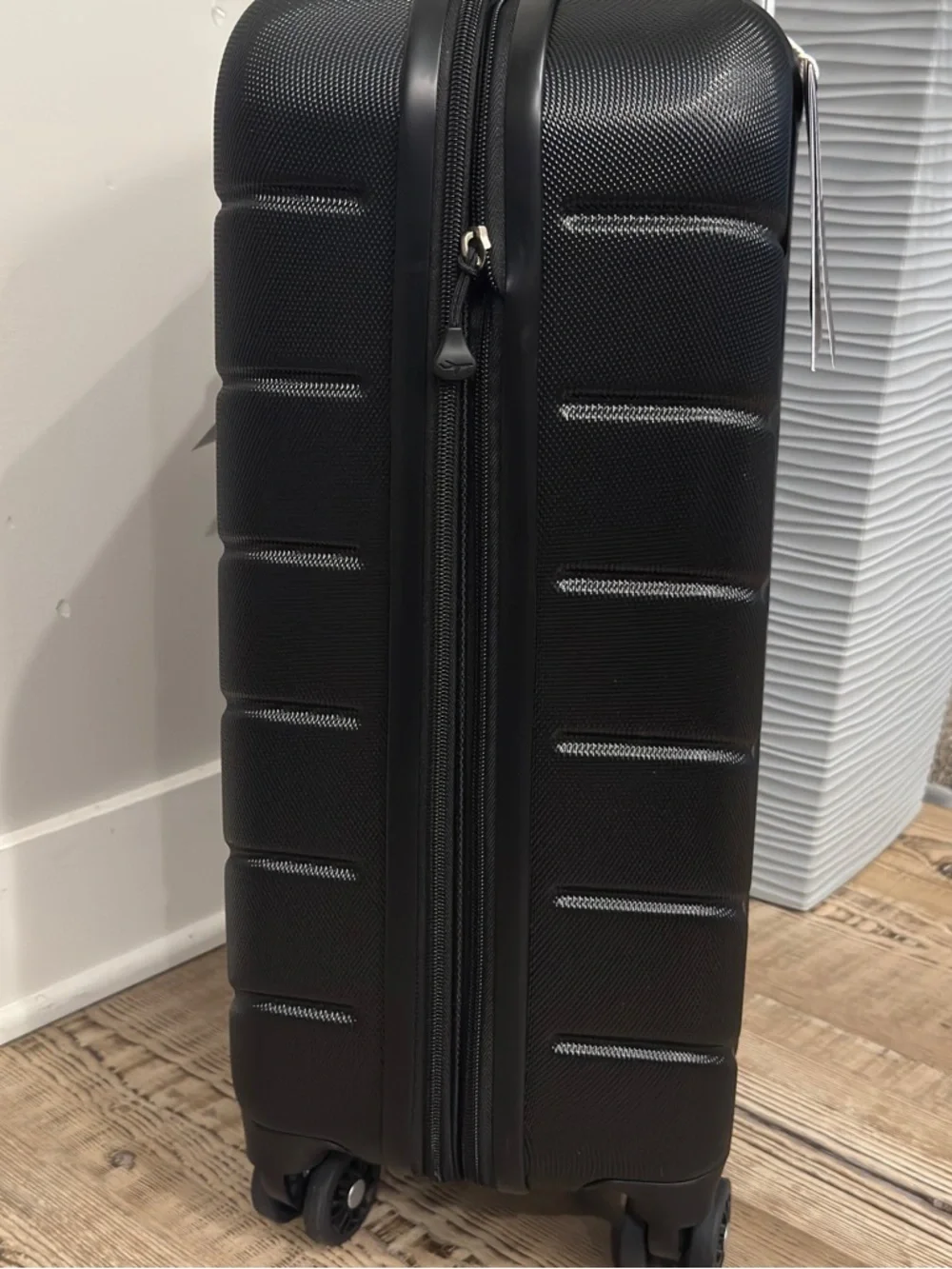 Skyway Epic 2.0 Hardside Carry-On 22 TSA Suitcase Hard Shell Luggage - Black